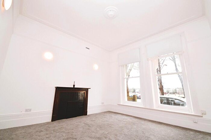 2 Bedroom Apartment To Rent In Canadian Avenue, London, SE6