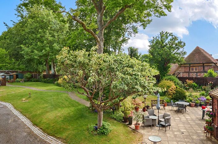 1 Bedroom Flat For Sale In Roman Row, Bishops Waltham, Southampton, Hampshire, SO32