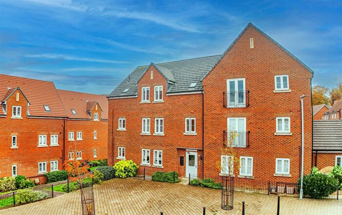 2 Bedroom Flat For Sale In Linnet Road, Hemel Hempstead, HP3