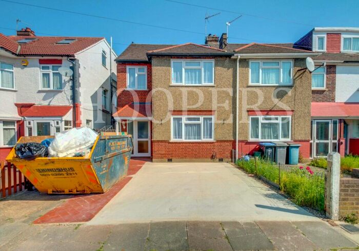 5 Bedroom Terraced House To Rent In Lewis Crescent, London, NW10