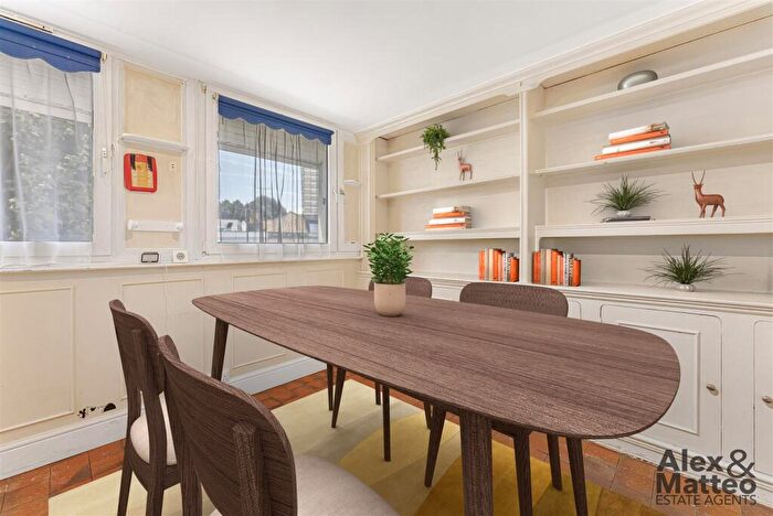 2 Bedroom Flat For Sale In Tawny Way, Surrey Quays, SE16