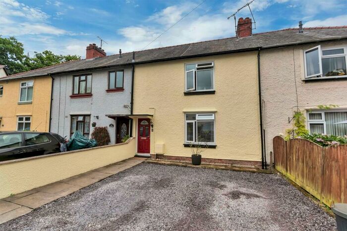 2 Bedroom Terraced House For Sale In Park Avenue, Llangollen, LL20