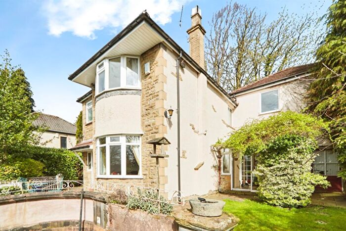 3 Bedroom Detached House For Sale In Chellow Lane, Bradford, BD9