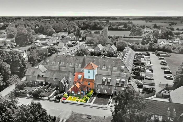 4 Bedroom Town House For Sale In Samford Court, Tattingstone, Ipswich, IP9