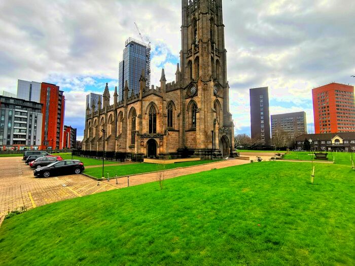 2 Bedroom Flat To Rent In St George`S Church, Manchester, M15