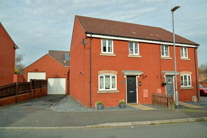 Semi Detached House To Rent In Bramble Road, Bridgwater, TA5