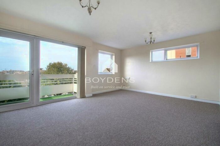 2 Bedroom Flat To Rent In Landseer Court, Clacton On Sea, CO15