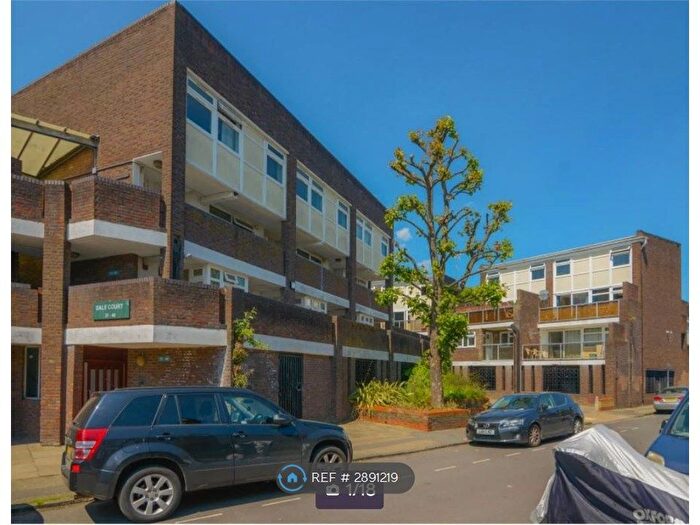 4 Bedroom Flat To Rent In Dale Court, Kingston Upon Thames, KT2