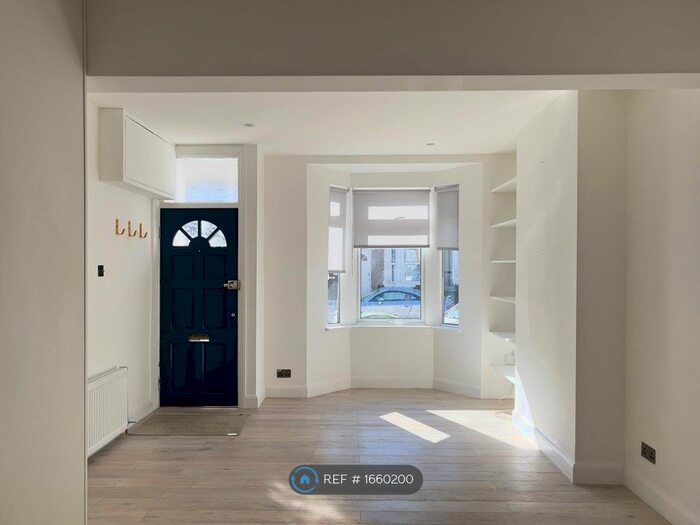 2 Bedroom Terraced House To Rent In Vernon Road, London, E15