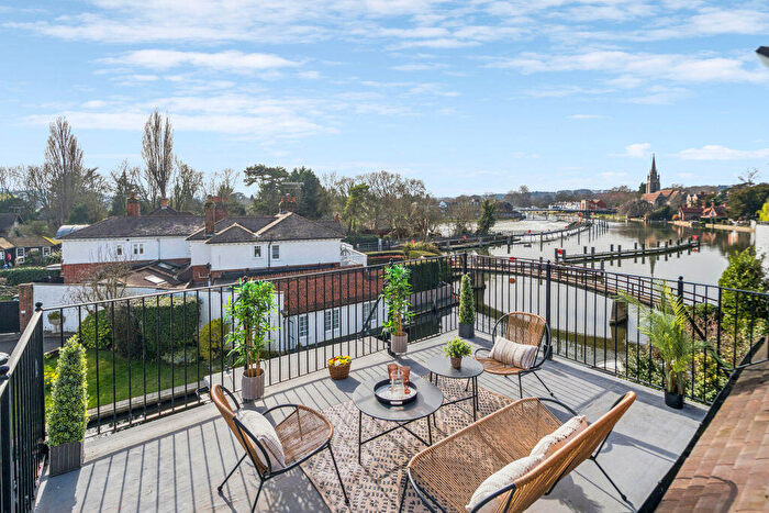 2 Bedroom Flat For Sale In Mill Road-Marlow, SL7