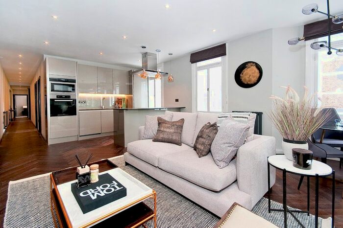 2 Bedroom Flat For Sale In Brompton Road, London, SW3