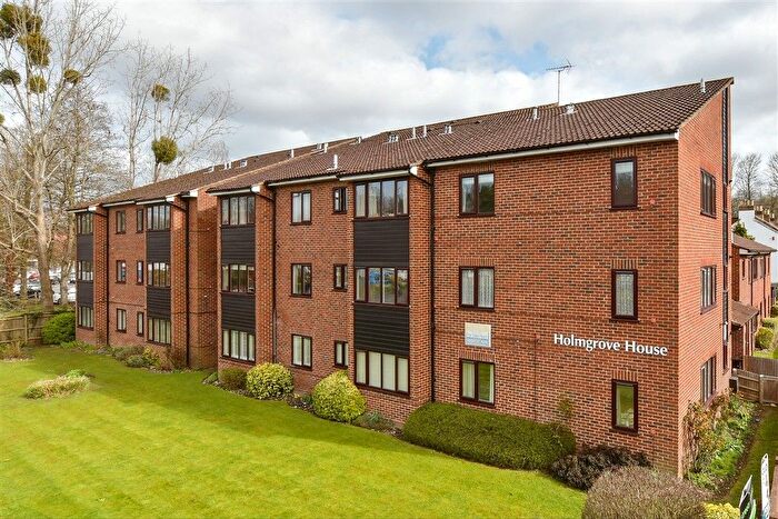 1 Bedroom Flat For Sale In Brighton Road, Purley, Surrey, CR8