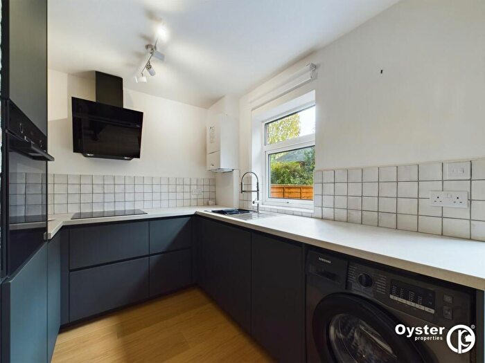 3 Bedroom Terraced House To Rent In Woodland Road, London, N11