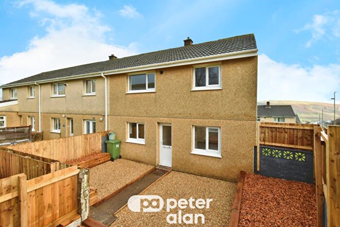 3 Bedroom End Of Terrace House For Sale In Brynglas, Pontlottyn, Bargoed, CF81