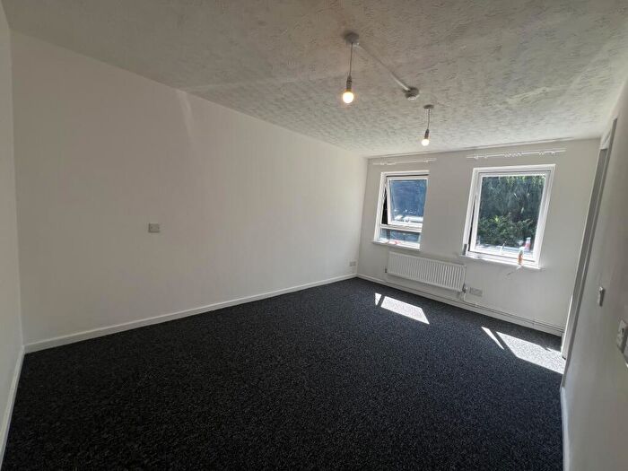 Studio To Rent In Arlington Road, Sully, Penarth, CF64