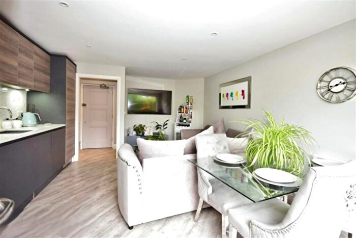 2 Bedroom Apartment To Rent In High Road, Benfleet, SS7