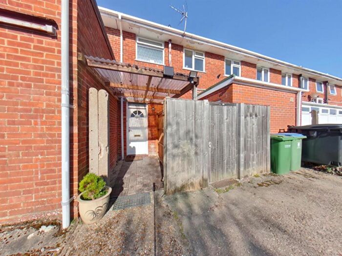 3 Bedroom Flat To Rent In Crofton Lane, Hill Head, PO14