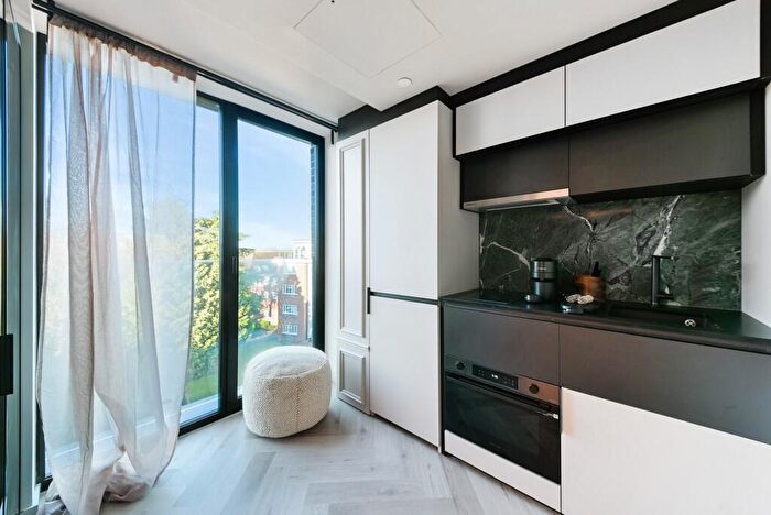 Studio To Rent In Dandi Brondsbery, Willesden Lane, London, NW2