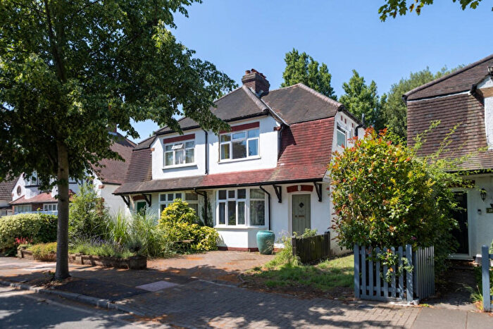 3 Bedroom Semi Detached House To Rent In Widmore Lodge Road, Bromley, BR1