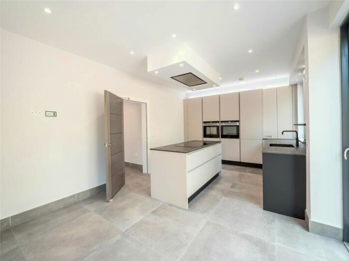 4 Bedroom Terraced House To Rent In Beeston Courts, Basildon, SS15