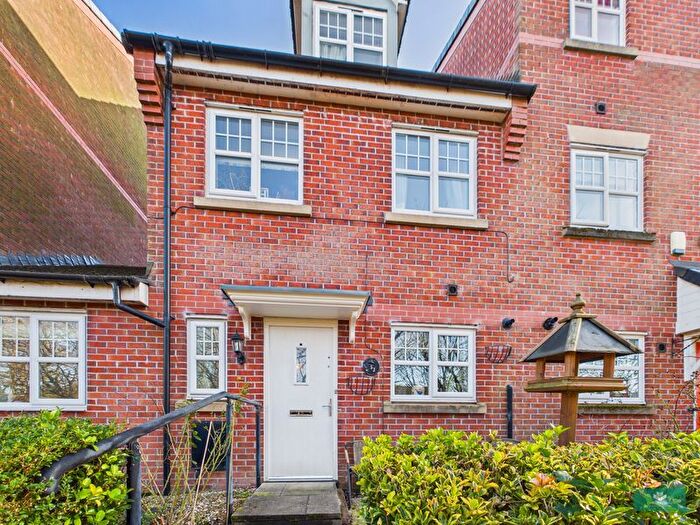 4 Bedroom Terraced House For Sale In Coppy Bridge Drive, Rochdale, OL16