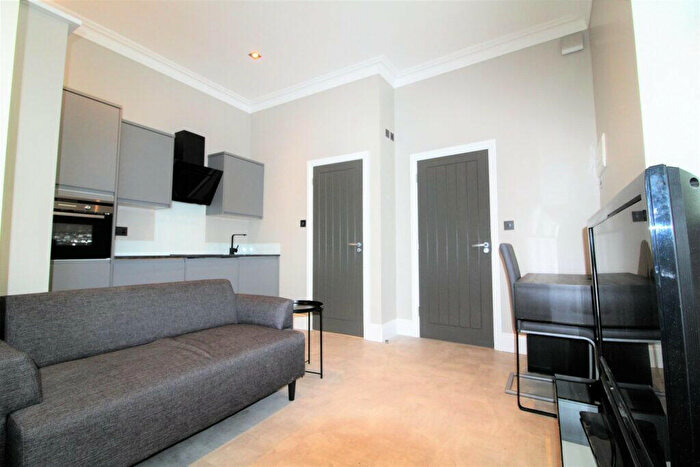 2 Bedroom House To Rent In Quarry Road, Lancaster, LA1