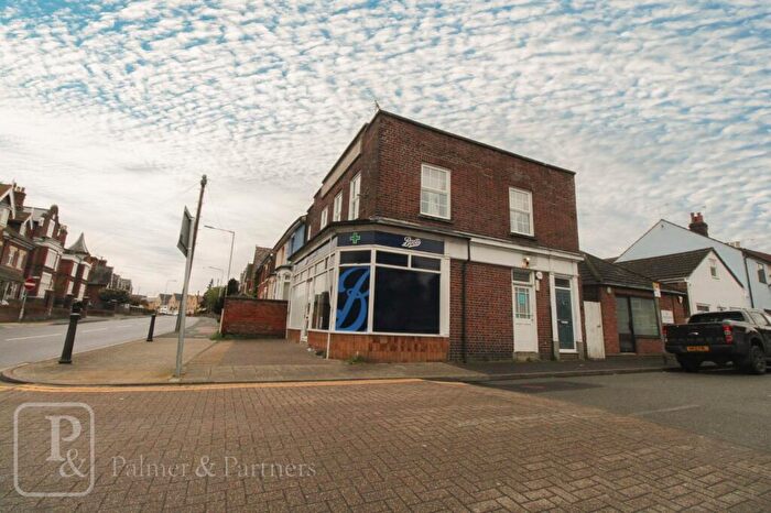 2 Bedroom Maisonette To Rent In Military Road, Colchester, Essex, CO1