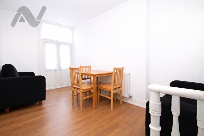 2 Bedroom Flat To Rent In Cavendish Road, London, N4