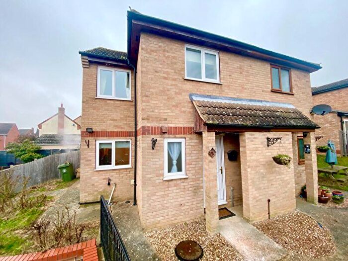 3 Bedroom Semi-Detached House To Rent In Countryside Views - Garage And Driveway, NG33