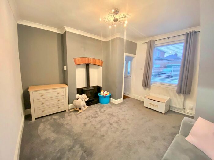 2 Bedroom Property To Rent In Garland Street, York, YO26