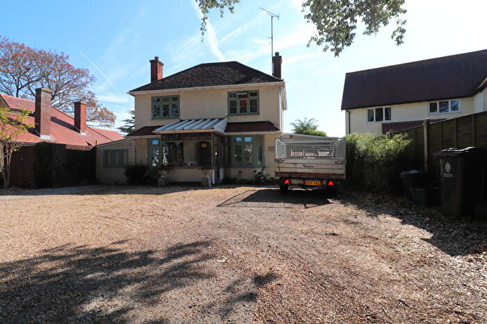 3 Bedroom House To Rent In Point Clear Road, CO16