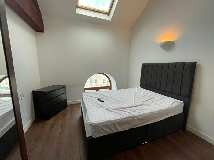 1 Bedroom Flat To Rent In Hall Road, Leeds, West Yorkshire, LS12