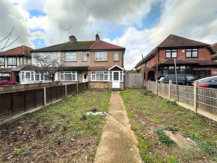 3 Bedroom End Terrace House To Rent In Harlington Road, Hillingdon, Greater London, UB8