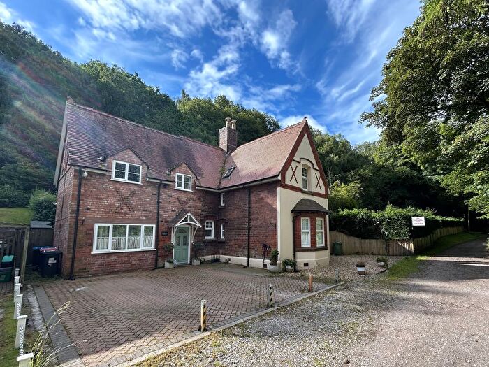 4 Bedroom Cottage For Sale In Carriage Drive, Frodsham, WA6