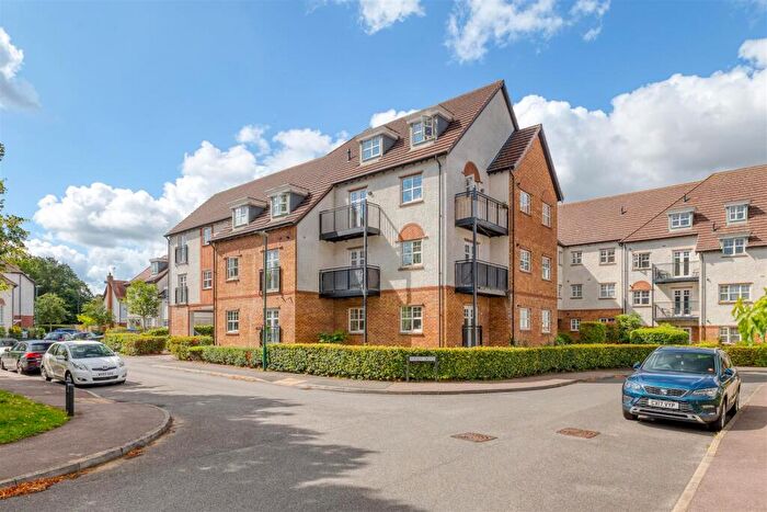 2 Bedroom Apartment For Sale In Wissen Drive, Letchworth Garden City, Herts, SG6