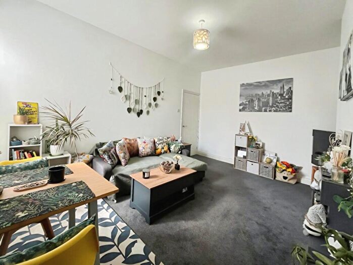 3 Bedroom Flat For Sale In Vine Street, South Shields, Tyne And Wear, NE33