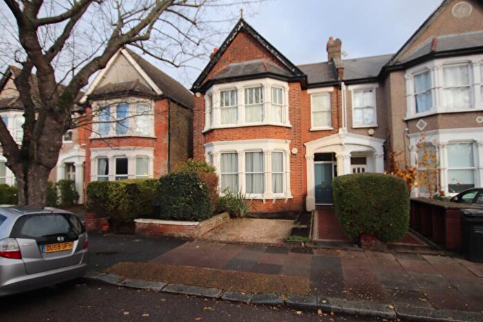 2 Bedroom Flat For Sale In London, SE6