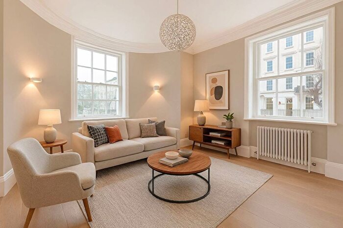 3 Bedroom Flat For Sale In Warwick Square, Pimlico, London, SW1V