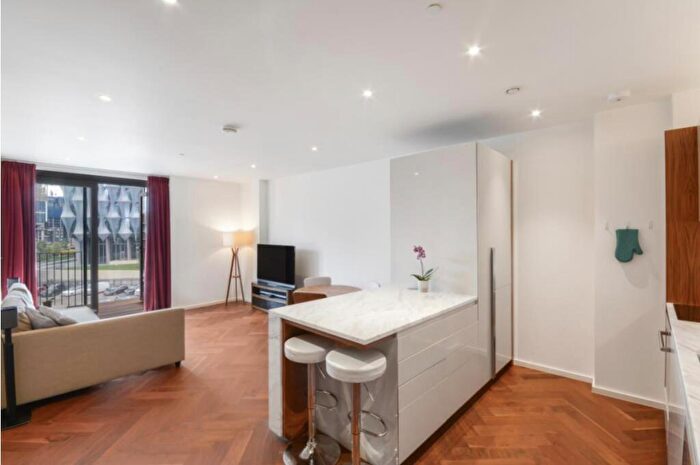 2 Bedroom Apartment For Sale In Ambassador Building, Embassy Gardens, London, SW11