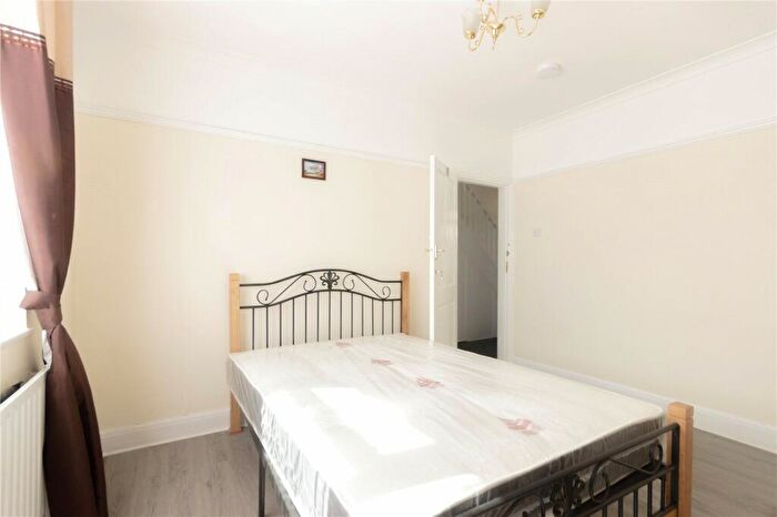 4 Bedroom Terraced House To Rent In Whiteway Road, St George, Bristol, BS5