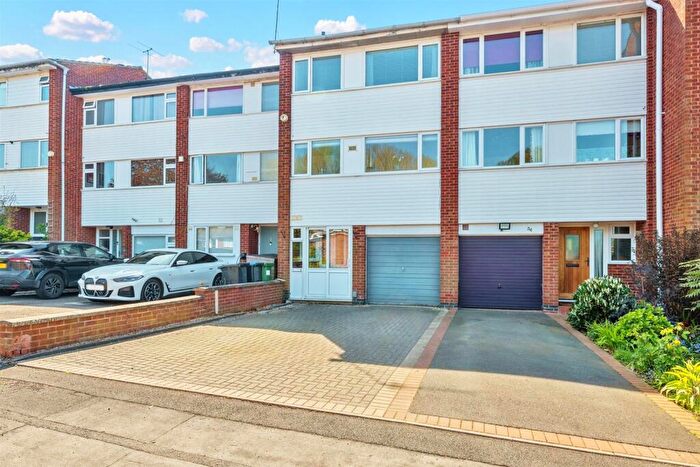 3 Bedroom Terraced House For Sale In Hadrian Close, Leamington Spa, CV32