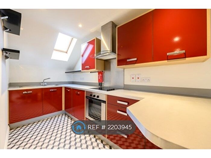 1 Bedroom Flat To Rent In Churchill Place, Chipping Norton, OX7