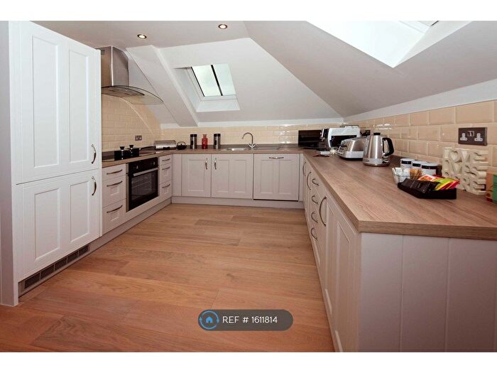 2 Bedroom Flat To Rent In Beechwood House, Headington, Oxford, OX3