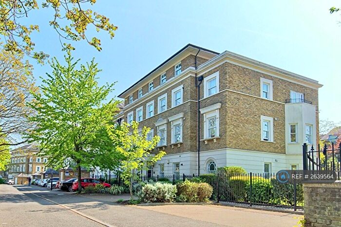 2 Bedroom Flat To Rent In Lewisham Way, London, SE4