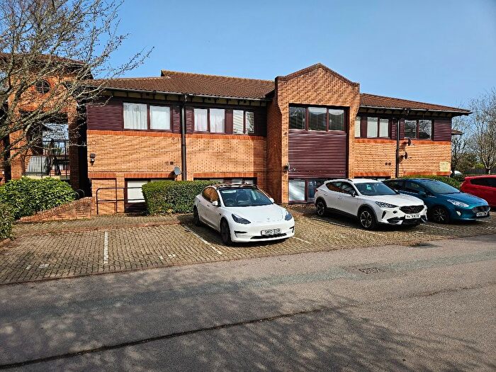 2 Bedroom Flat For Sale In Furze Court, Fareham, PO16