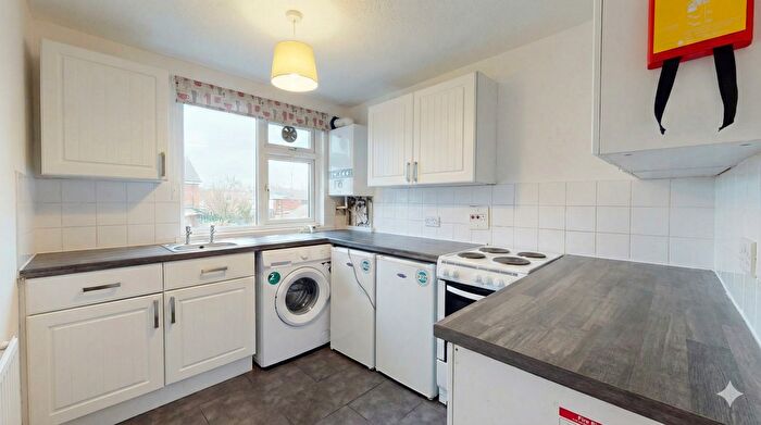 1 Bedroom Flat To Rent In Gander Green Lane, Sutton, SM1