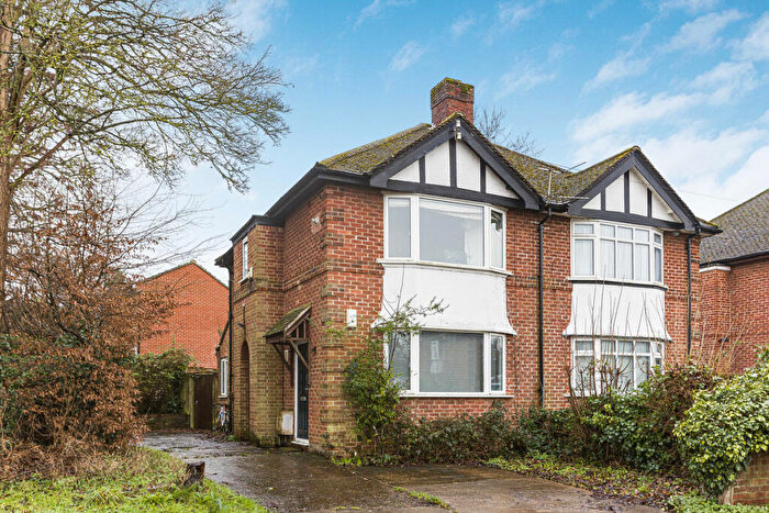 2 Bedroom Apartment For Sale In Merewood Avenue, Oxford, OX3