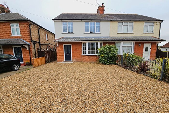 3 Bedroom Semi-detached House For Sale In Church Lane, Braintree, CM7