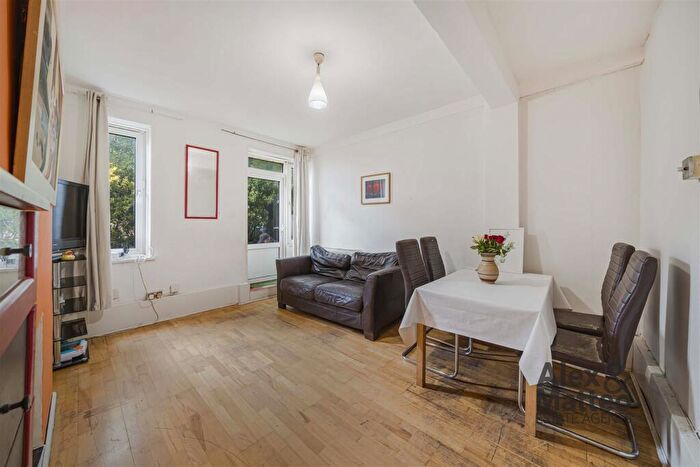 1 Bedroom Flat For Sale In Cherry Garden Street, Bermondsey, SE16