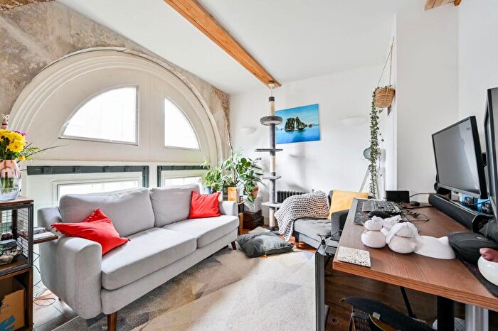 2 Bedroom Flat To Rent In Argyll Road, Woolwich, London, SE18